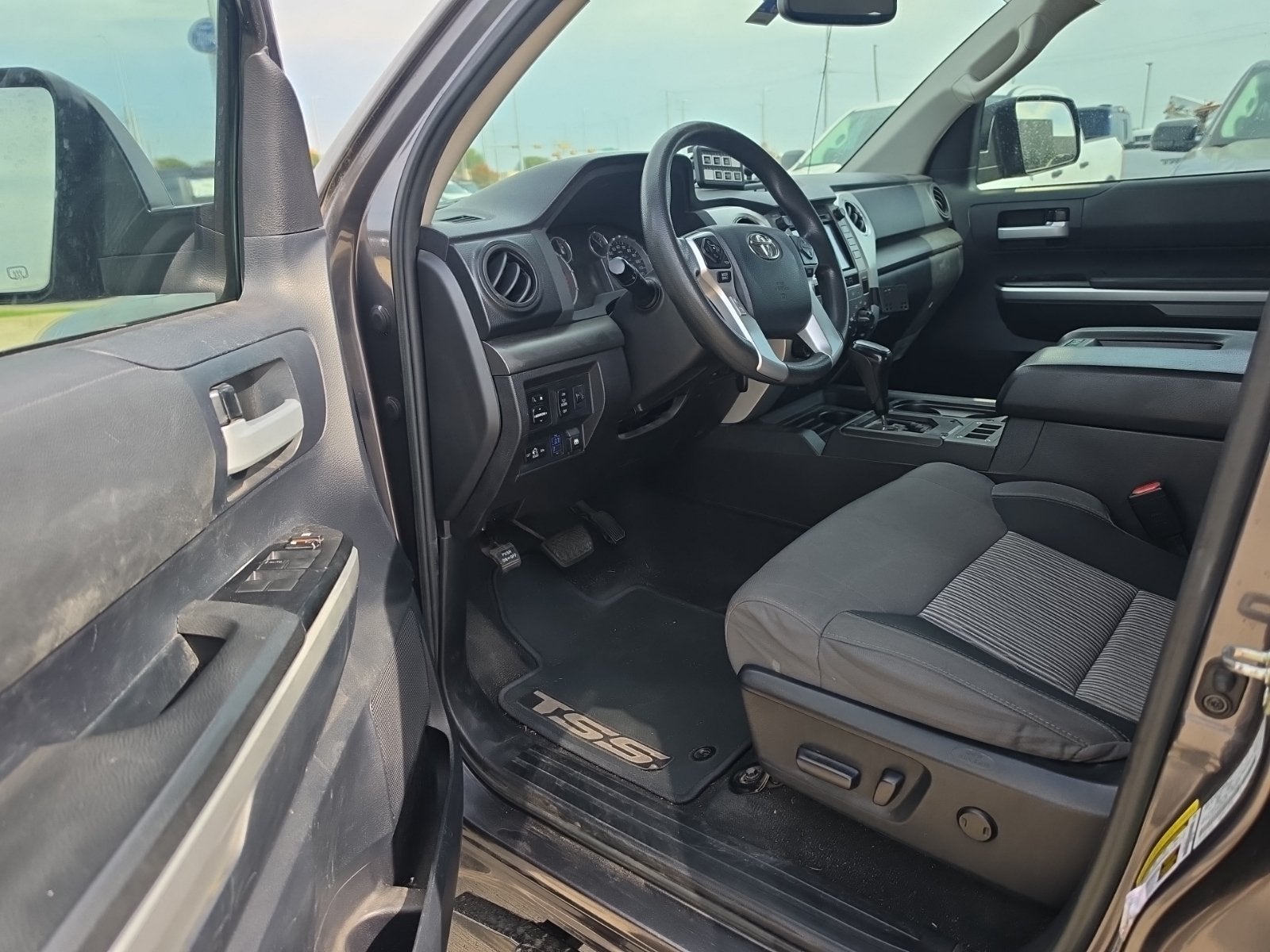 2016 Toyota Tundra SR5